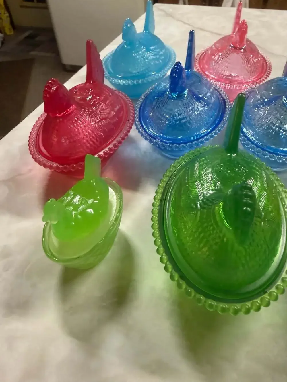 Vintage Style 4.5”PLASTIC Hens on Nest Covered , 2 mini Salt Cellars, Total of 1